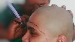 Download lagu Indian Lady headshave in temple barber mp3