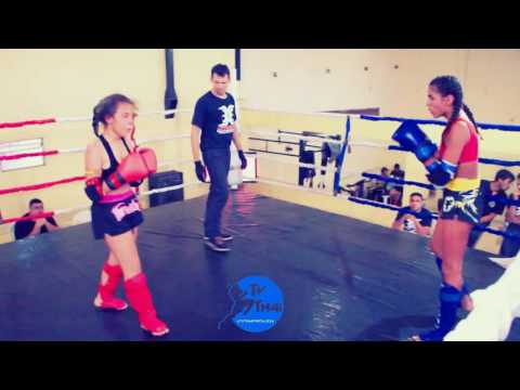 TV THAI - Fernanda ( Gladiadores ) vs Isadora ( Pitbull Brothers ) 50kg Xtreme Muay Thai Stadium 5