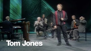 Tom Jones &amp; The Chieftains - Heartbreak Hotel &amp; Cotton Eye Joe (Tom Jones: The Right Time, 1992)