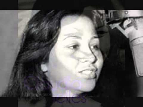 A Flor E O Espinho - Claudia Telles