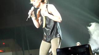 Sugarland - Everyday America Remix - Louisville KY 081910 HD