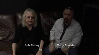 Bob Catley and Tony Clarkin of MAGNUM shout out @ Marty And The Bad Punch - Walk A Straight Line