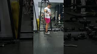 ELEVACIONES LATERALES EN POLEA BAJA UNILATERAL POR DETRÁS