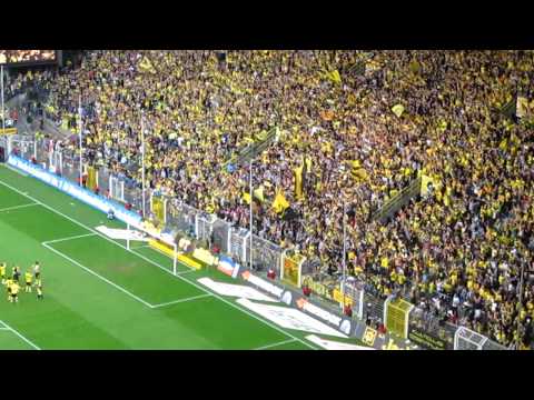 Borussia Dortmund - Vfl Wolfsburg  *feiern mit der Mannschaft*