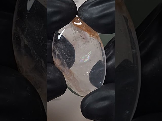 حجر كوارتز (او ما يسمي در او روك كريستال ) طبيعي م...