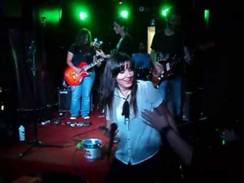 Pousatigres - Banho e Tosa @ Gillans ' Inn English Rock Bar