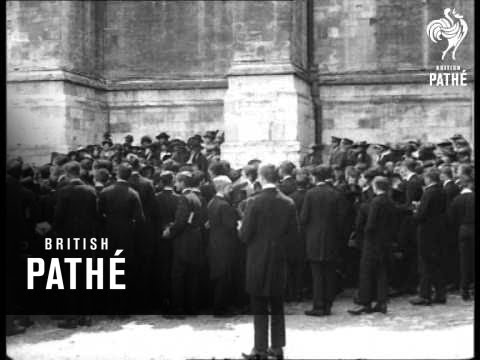 35 Etonian Generals Visit Old College (1919)