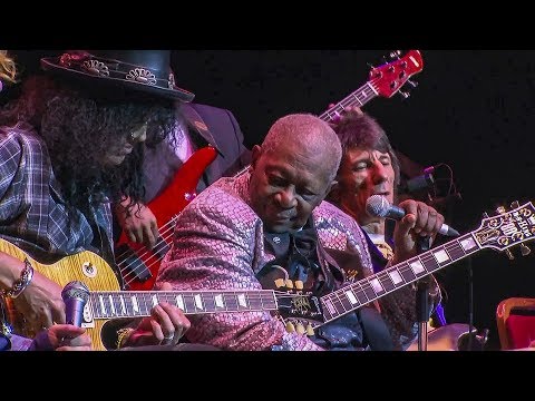 B.B. King with Slash "The Thrill Is Gone". Amazing.