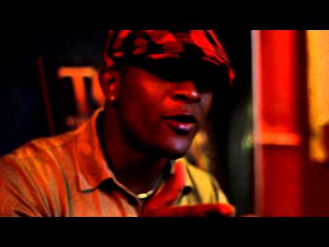 Nestor el Lince con Mecha y Doble Seis en el estudio produciendo "Ojo por ojo"