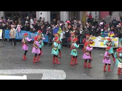 08, De Schoitkitten, carnaval stoet Aalst 2012.mpg