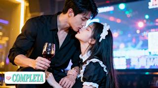 Por dinero, una chica de 18 vende su primera noche a un CEO; tras la noche, él se vuelve adicto