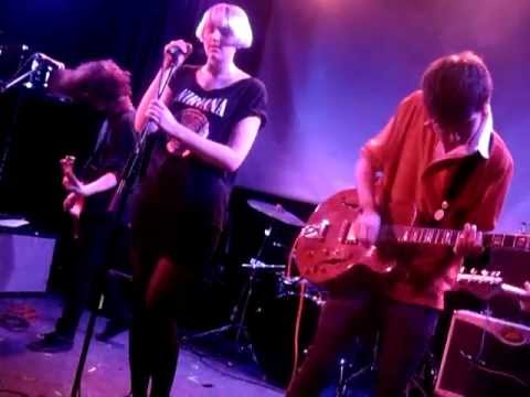 Joanna Gruesome - Sweater (Live @ The Bull & Gate, London, 16.03.13)