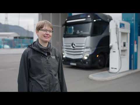 Mit Brennstoffzelle über den Brenner: Der Mercedes-Benz GenH2 Truck in der Höhenerprobung.