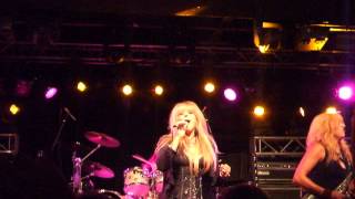 JanetShareRoxyGina (JSRG) - Never Say Never live at Firefest