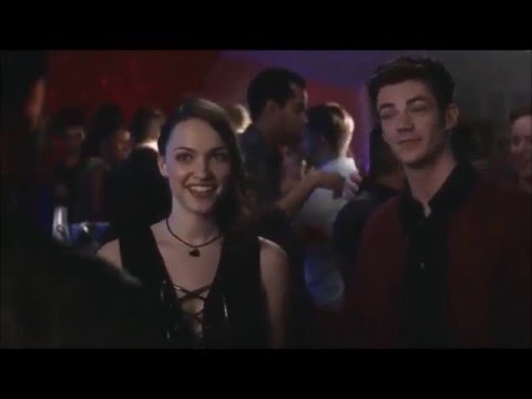 The Flash 2x16 Team Flash Party / Trajectory robbery