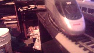preview picture of video 'Bachmann acela amtrak test light reverse drive'
