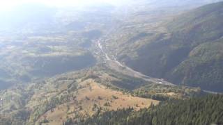 preview picture of video 'Paragliding over Casaru 04.10.2009 - 3'