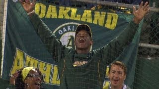 Henderson watches his mascot win the race