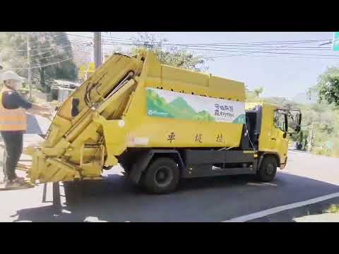 阿里山鄉公所清潔隊協助於部落內播放森林防火廣播，提醒居民於乾燥季節注意用火安全