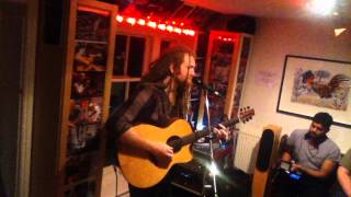 Newton Faulkner - People should smile more ~ House Concerts York ~ 20.03.2012