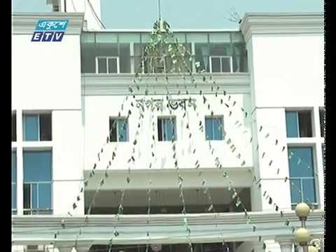 খুলনায় দেয়া হচ্ছে ব্যালট  নির্বাচনী সামগ্রী