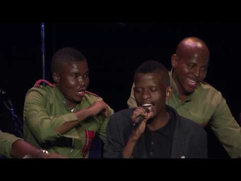 Utlwang Sefefo Sa Moya by Wacha Mkhukhu Wachumlilo ft Ndumiso and Segomotso Shuping (LIVE)