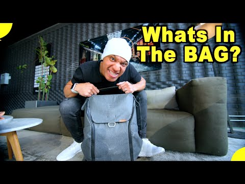 What's In My Camera Bag /Creating Travel Vlogs Just Got A lot Easier With This Bag