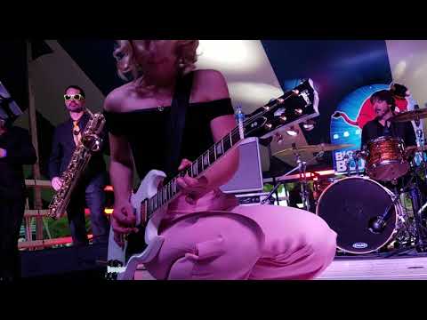 Samantha Fish - "Somebody's Always Tryin' " - Big Bull Falls Blues Festival  - 08/19/17