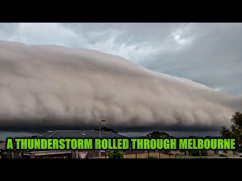 APOCALYPTIC Shelf Arcus Cloud Hangs Over Melbourne, Australia || WooGlobe