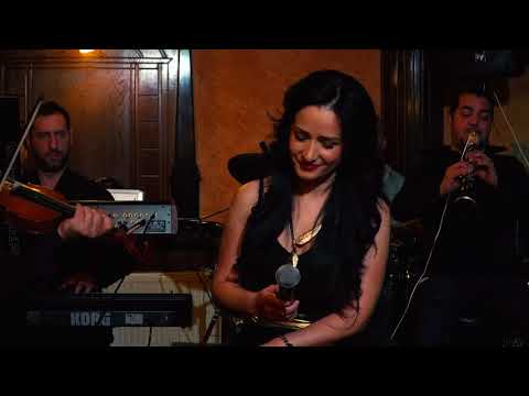 Nada Gjyriqi - Nje lulishte me trendafila