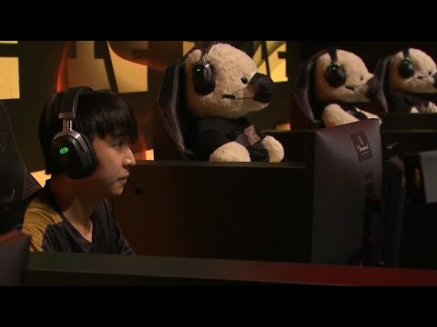 xNova alone 1v5 on Stage for RNG as his 4 teammates will be playing from the hotel