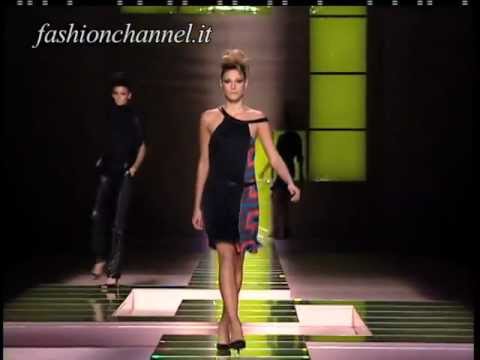 "Versace" Spring Summer 2001 Milan 2 of 3 pret a porter woman by FashionChannel