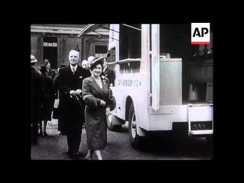 Queen With Queen's Messengers