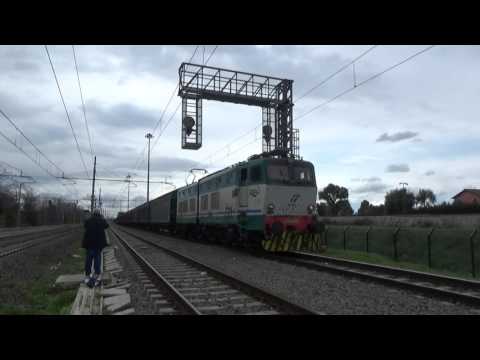 E655.047 sul MRS 57362 Maddaloni Marcianise - Bologna Interporto, in partenza da Pomezia