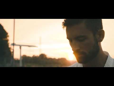 Maibor - Esperas En La Cama (Official Music Video)