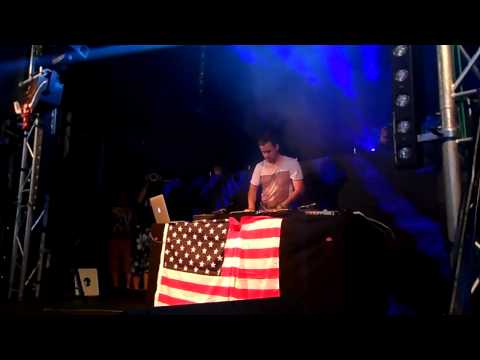 DJ Gammer - 2 Decks 1 Mixer @  HTID in the sun 2013