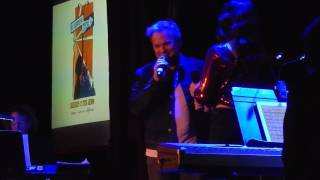 Idina Menzel &amp; Norbert Leo Butz at A Broaderway Karaoke Benefit (closer view)