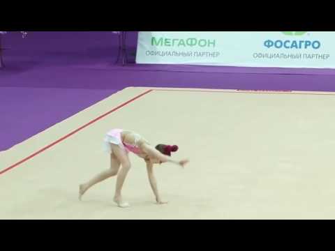 Ulyana Travkina  exhibition contortion