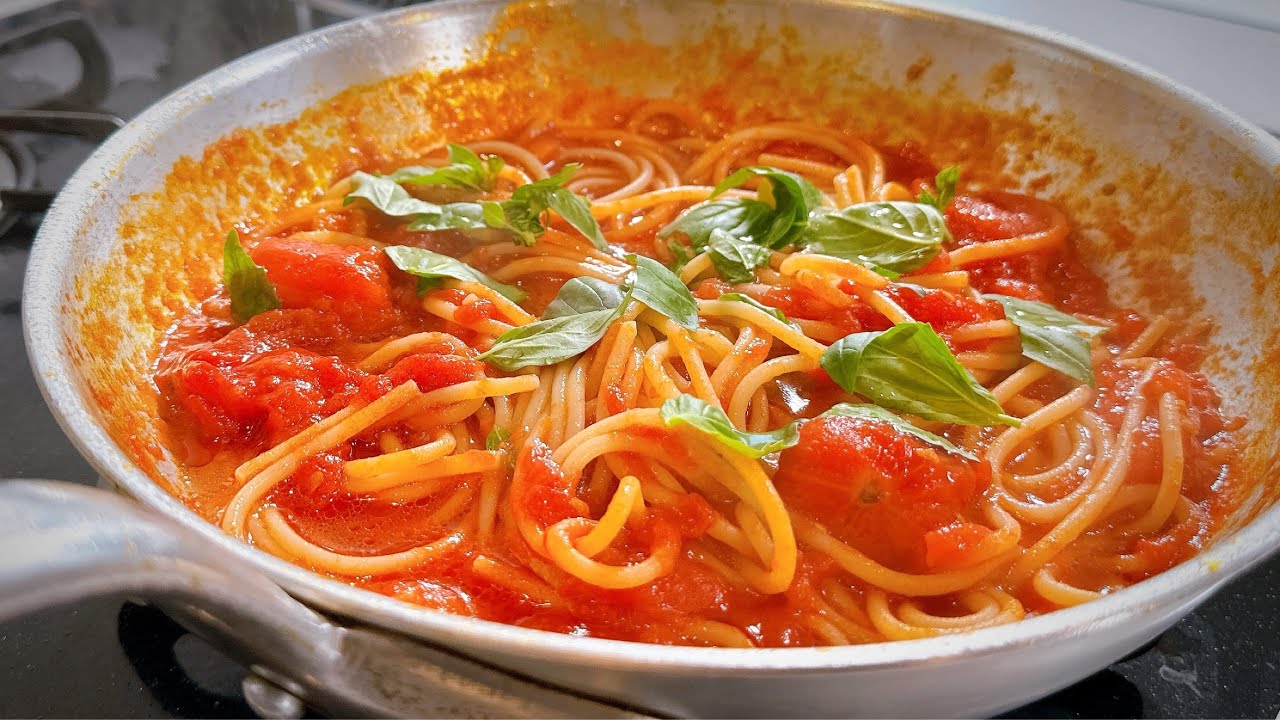 人生で一番感動する!基本のトマトパスタ【ホールトマト缶】
