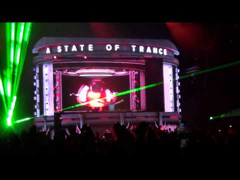 ASOT 600 Sofia 21 @ Armin Van Buuren & Ana Criado vs. Broning - Suddenly Smash (AvBMashup)