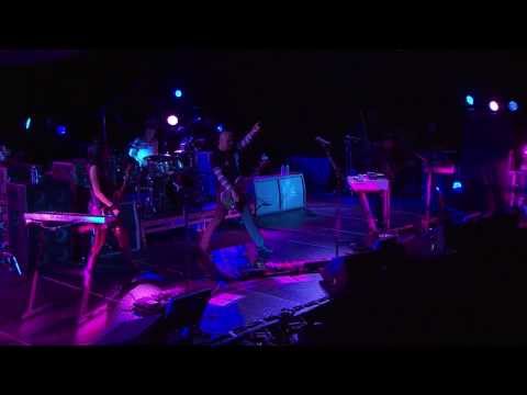 Thumbnail of the video: The Smashing Pumpkins Oceania 3D Live In NYC -Trailer Promo
