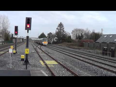 Irish Rail 22000 DMU 22041 arrives at Hazelhatch going to Portlaoise