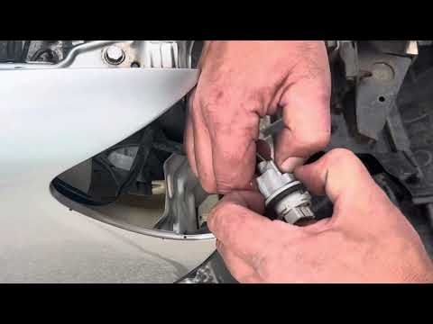 Replacing a 2006-2008 Subaru Forester Headlight Assembly