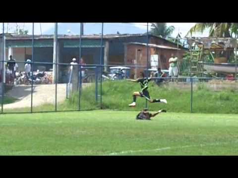 Nosso atacante: Charles