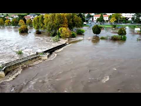 Impressionnantes inondations à Brives-Charensac (Haute-Loire)