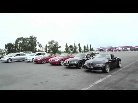 BMW Z3 vs SLK 200 revving