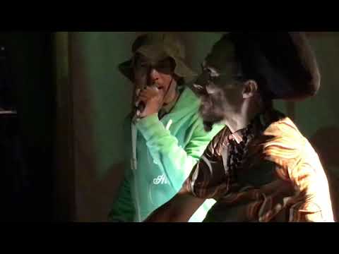 Kibir La Amlak ft Messenger Douglas (uk) - Happiness @ 18'' corner Reggae geel 020819