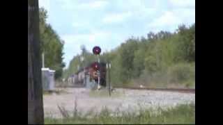 preview picture of video 'CN 9450 SF 520 DRGW 5401 5-30-05 Owen, WI'