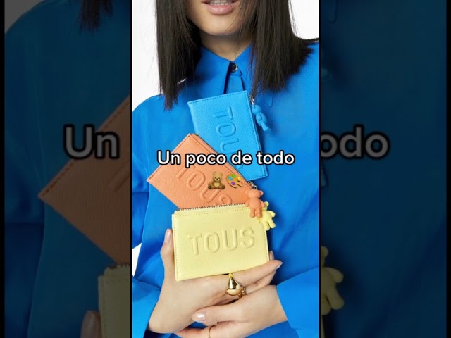 Vídeo relacionado con Hello-Bags. Bolso Monedero/Billetero/Tarjetero. Cremallera y Forro Interior. Modelo: LA Curva. Color: Negro. 14 * 10 cm.