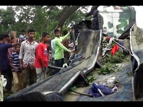 গাইবান্ধায় বাস নিয়ন্ত্রণ হারিয়ে নিহত ১৬